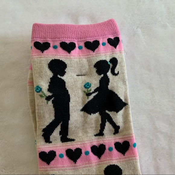 (2) HOT SOCKS - Picture 5 of 6